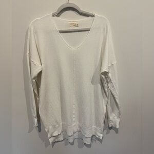 Dreamers Super Soft White V-Neck Sweater Tunic. Size M/L.